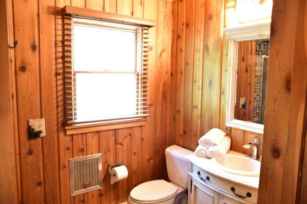 Quiet And Comfy 3Bed/2Bath - Chalet With Hot Tub. Cedar Екстер'єр фото