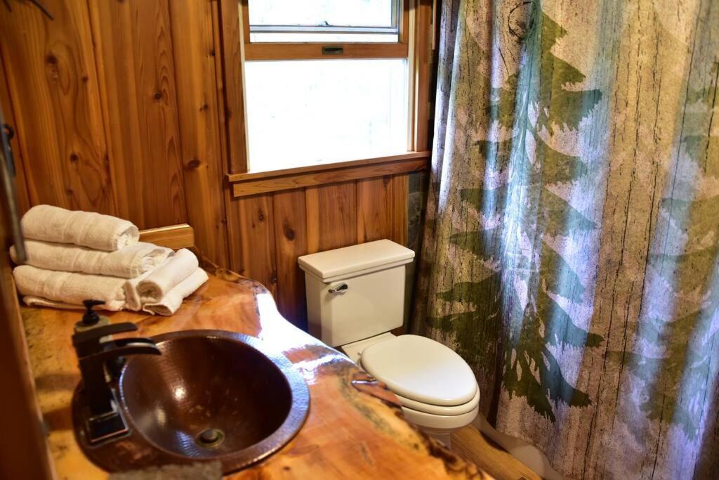 Quiet And Comfy 3Bed/2Bath - Chalet With Hot Tub. Cedar Екстер'єр фото