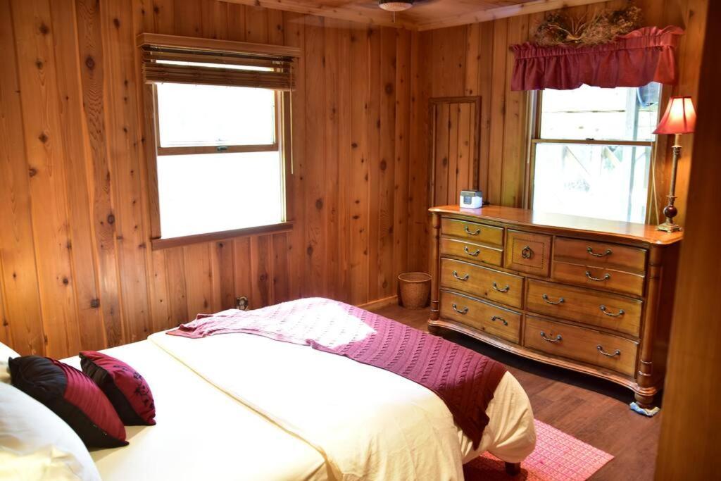 Quiet And Comfy 3Bed/2Bath - Chalet With Hot Tub. Cedar Екстер'єр фото
