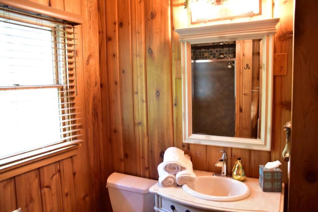 Quiet And Comfy 3Bed/2Bath - Chalet With Hot Tub. Cedar Екстер'єр фото