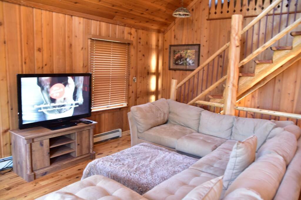 Quiet And Comfy 3Bed/2Bath - Chalet With Hot Tub. Cedar Екстер'єр фото