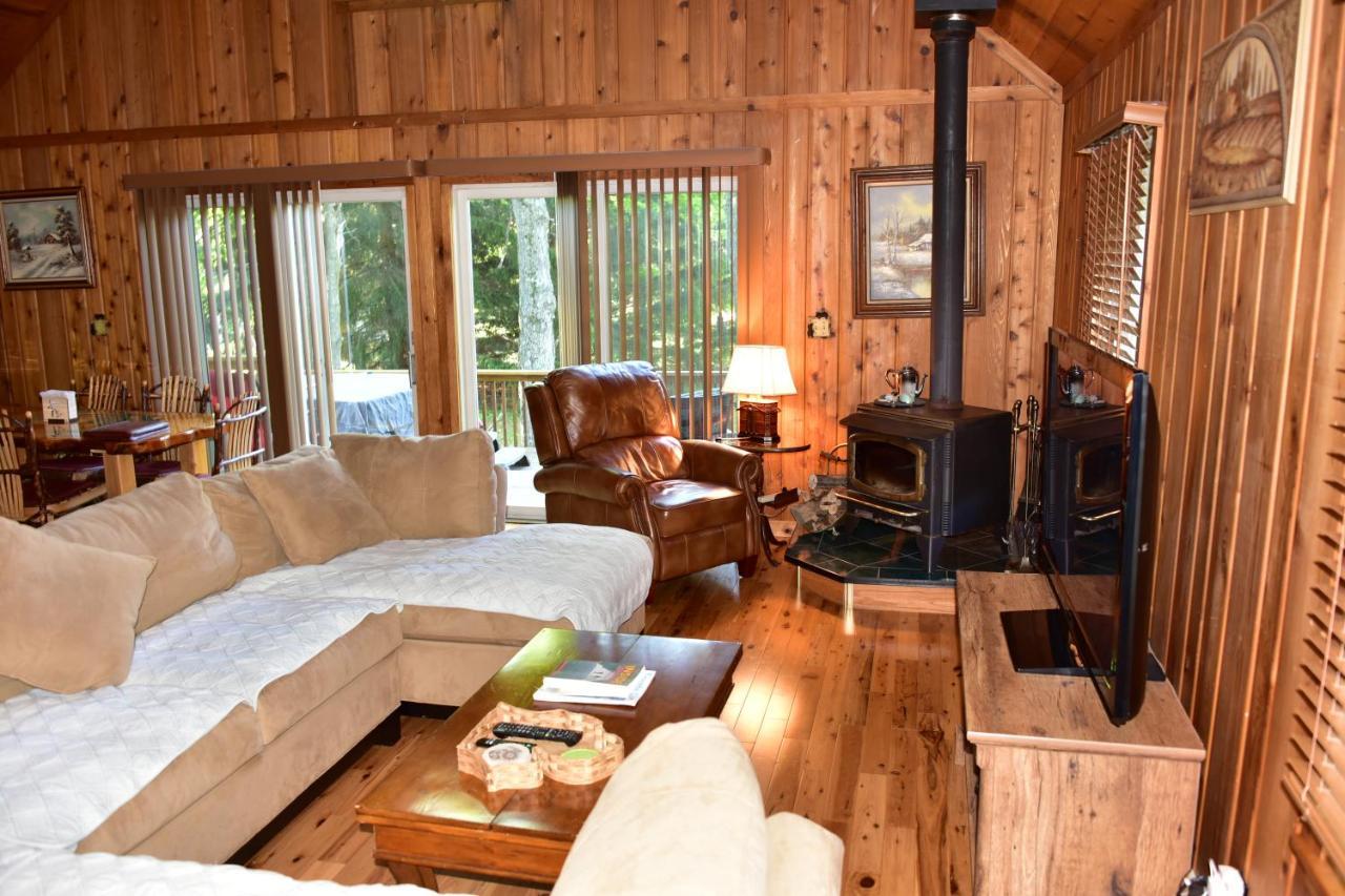 Quiet And Comfy 3Bed/2Bath - Chalet With Hot Tub. Cedar Екстер'єр фото